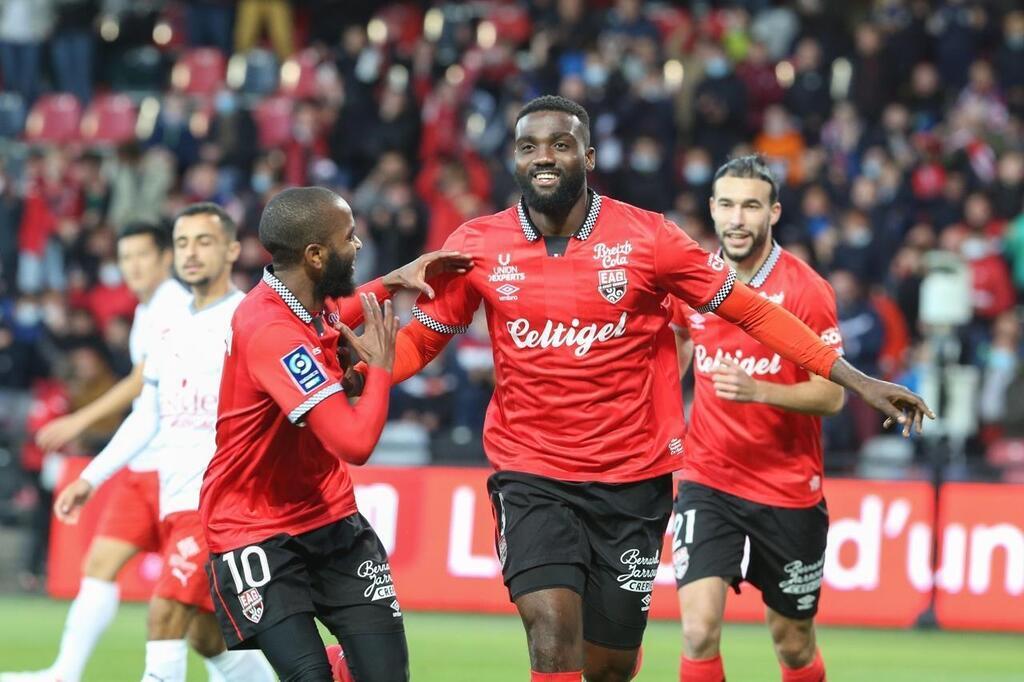 Frantzdy Pierrot gagne son duel face à Placide